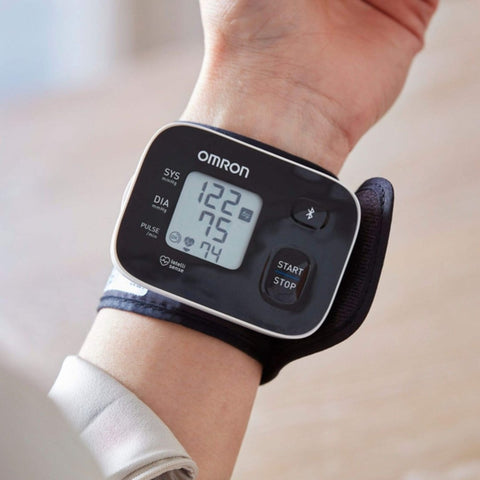 Toma presión de muñeca Omron HEM 6161T E